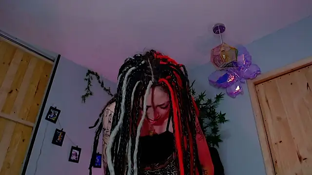 Snapshot of VickyJackson_ chatting on November 21, 2025, 8:19 pm VickyJackson online show from November 21, 2025, 8:19 pm