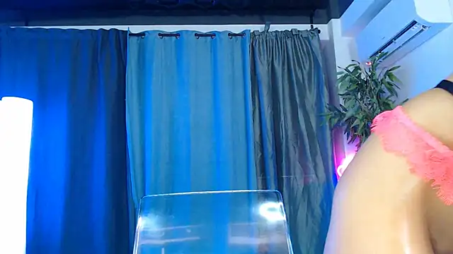 Snapshot of DanieleAida chatting on October 15, 2025, 5:39 am DanieleAida online show from October 15, 2025, 5:39 am