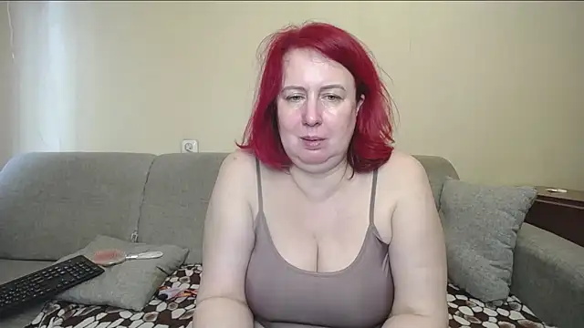 NikolRedMilf online show from April 6, 2026, 11:22 am