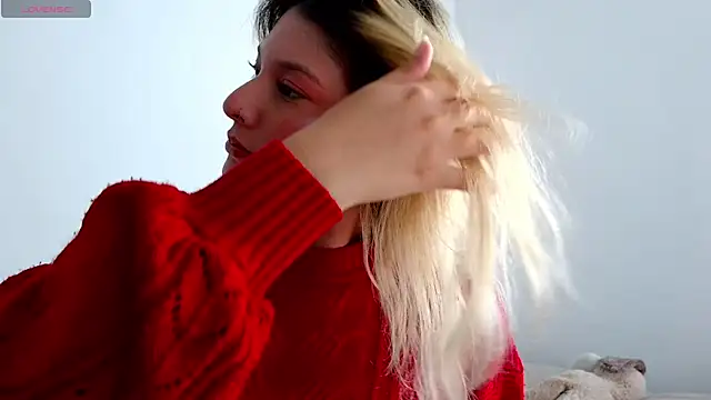 Snapshot of Ania_jones chatting on November 6, 2025, 8:46 pm Ania jones online show from November 6, 2025, 8:46 pm