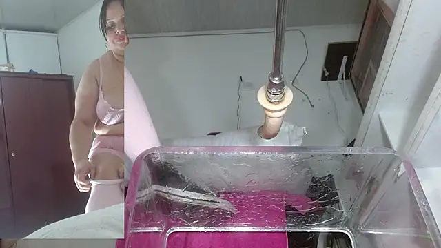 Snapshot of sammyEvans__ chatting on October 18, 2025, 2:24 am sammyEvans online show from October 18, 2025, 2:24 am