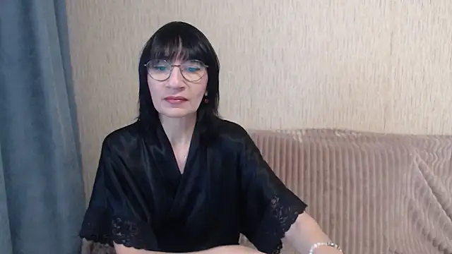 Erica95Bloom online show from November 19, 2025, 6:13 am