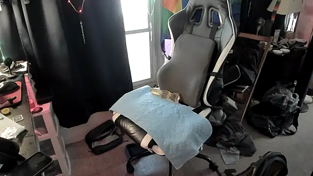 Daddysthick online show from October 19, 2025, 2:31 pm