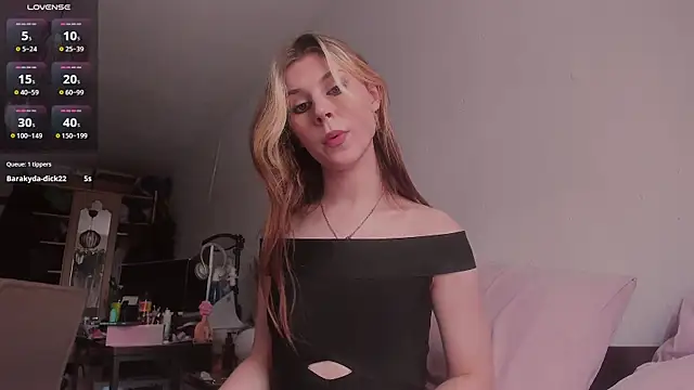 Snapshot of _eva__pleasure_ chatting on March 4, 2026, 7:49 am eva pleasure online show from March 4, 2026, 7:49 am