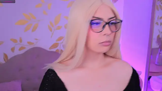 Snapshot of Misselektra__ chatting on September 17, 2025, 4:36 am Misselektra online show from September 17, 2025, 4:36 am