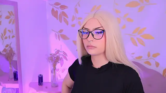 Snapshot of Misselektra__ chatting on October 8, 2025, 4:36 am Misselektra online show from October 8, 2025, 4:36 am