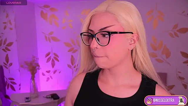 Snapshot of Misselektra__ chatting on March 19, 2026, 6:24 am Misselektra online show from March 19, 2026, 6:24 am