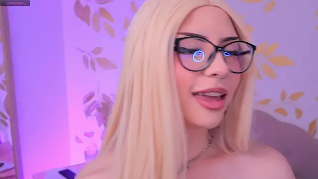 Snapshot of Misselektra__ chatting on September 18, 2025, 4:04 am Misselektra online show from September 18, 2025, 4:04 am