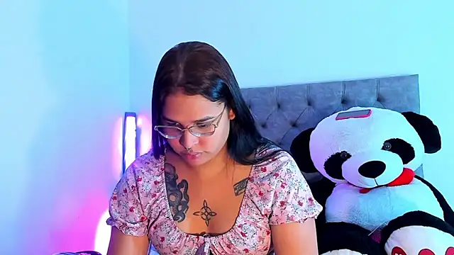 Snapshot of mabellfox chatting on December 4, 2025, 5:17 am mabellfox online show from December 4, 2025, 5:17 am