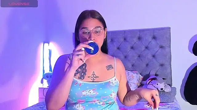 mabellfox online show from December 14, 2025, 10:37 pm