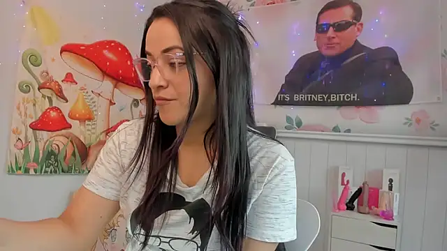 LovelyAzucena online show from October 10, 2025, 2:40 pm