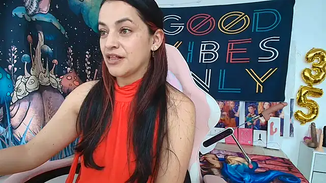 Snapshot of LovelyAzucena chatting on June 23, 2026, 2:26 pm LovelyAzucena online show from June 23, 2026, 2:26 pm