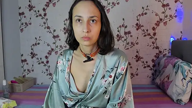 Snapshot of Alisagold90 chatting on November 3, 2025, 7:46 am Alisagold90 online show from November 3, 2025, 7:46 am