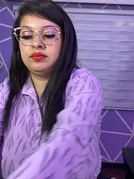 MiiaaJoness online show from May 7, 2026, 8:34 pm