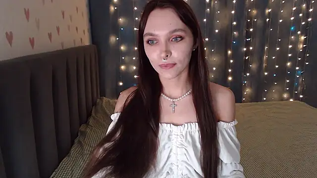 Snapshot of ChloeSunny chatting on February 13, 2026, 2:39 pm ChloeSunny online show from February 13, 2026, 2:39 pm