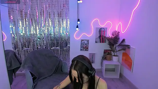 ChloeSunny online show from April 5, 2026, 9:10 pm