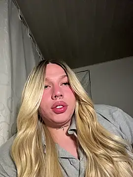 Snapshot of IsabellaFigueredo__ chatting on November 3, 2025, 5:38 pm IsabellaFigueredo online show from November 3, 2025, 5:38 pm