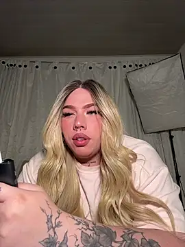 Snapshot of IsabellaFigueredo__ chatting on November 5, 2025, 11:35 am IsabellaFigueredo online show from November 5, 2025, 11:35 am