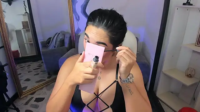 CelesteBrucee online show from May 6, 2026, 4:49 am