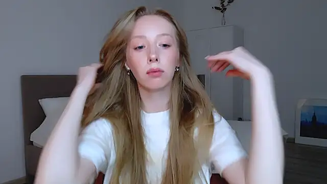 Luna insniity online show from February 3, 2025, 8:24 pm