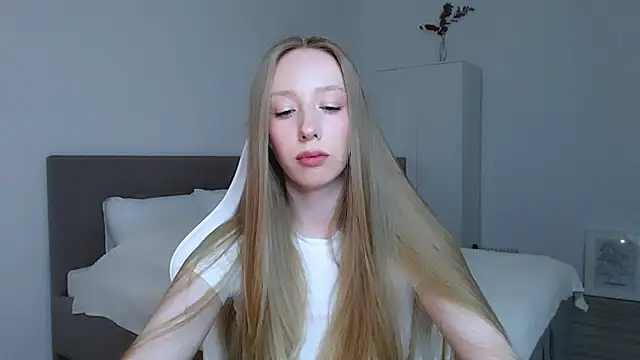 Luna insniity online show from October 2, 2025, 7:17 pm