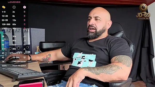 Snapshot of JD-69 chatting on November 6, 2025, 7:29 pm JD-69 online show from November 6, 2025, 7:29 pm