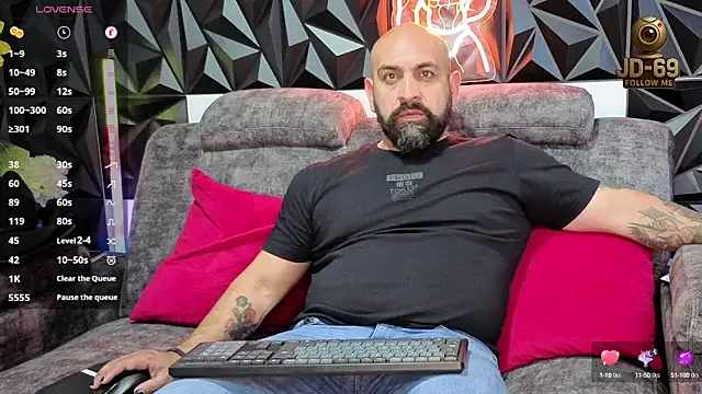 Snapshot of JD-69 chatting on October 16, 2025, 8:17 pm JD-69 online show from October 16, 2025, 8:17 pm