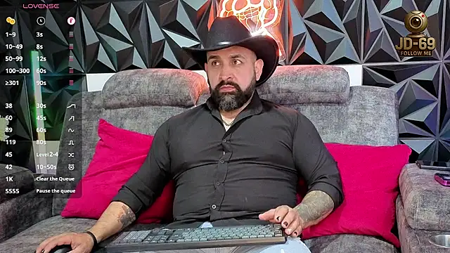 Snapshot of JD-69 chatting on October 21, 2025, 7:02 pm JD-69 online show from October 21, 2025, 7:02 pm