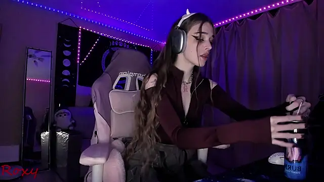 wet dream  online show from April 30, 2026, 4:47 pm