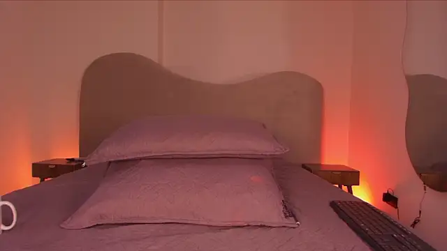 lucyy gray online show from February 4, 2026, 3:12 am