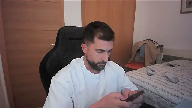 alex877x online show from October 18, 2025, 9:39 pm