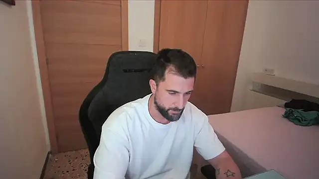 alex877x online show from November 13, 2025, 10:35 pm