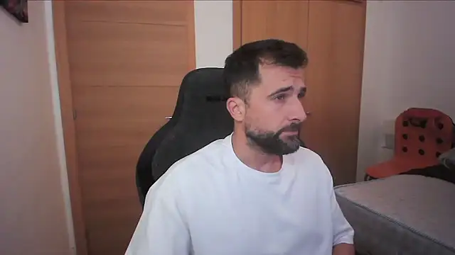 alex877x online show from October 8, 2025, 7:32 am