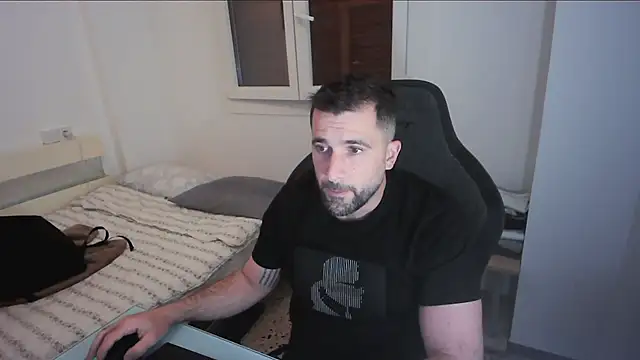 alex877x online show from May 4, 2026, 7:33 am