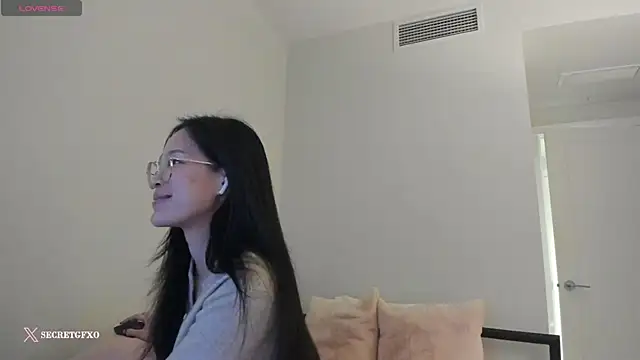 Snapshot of secretgirlfriendxo chatting on February 2, 2025, 6:25 am secretgirlfriendxo online show from February 2, 2025, 6:25 am