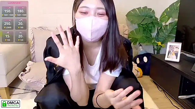 Snapshot of SUZU_ chatting on May 12, 2026, 11:16 am SUZU online show from May 12, 2026, 11:16 am