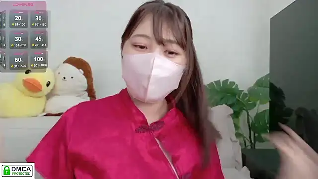 Snapshot of SUZU_ chatting on June 18, 2026, 5:39 am SUZU online show from June 18, 2026, 5:39 am