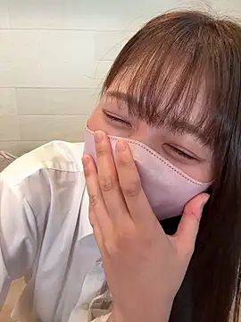 Snapshot of SUZU_ chatting on June 3, 2026, 6:47 am SUZU online show from June 3, 2026, 6:47 am