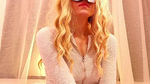 Snapshot of SecretAnni chatting on February 9, 2025, 6:16 pm SecretAnni online show from February 9, 2025, 6:16 pm