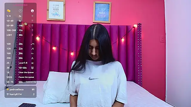 Snapshot of littlee_emilyy_ chatting on January 28, 2025, 2:53 am littlee emilyy online show from January 28, 2025, 2:53 am