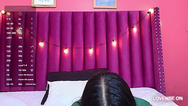 Snapshot of littlee_emilyy_ chatting on January 24, 2025, 8:55 am littlee emilyy online show from January 24, 2025, 8:55 am