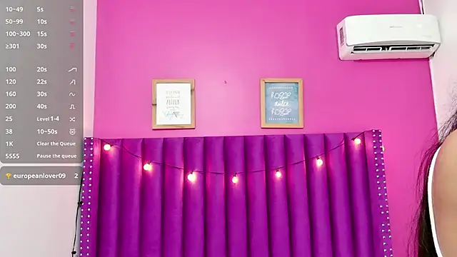 Snapshot of littlee_emilyy_ chatting on February 22, 2025, 3:01 am littlee emilyy online show from February 22, 2025, 3:01 am