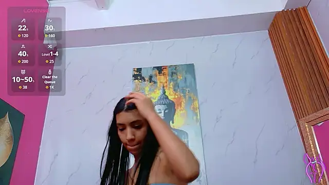 Snapshot of littlee_emilyy_ chatting on July 10, 2026, 1:00 pm littlee emilyy online show from July 10, 2026, 1:00 pm