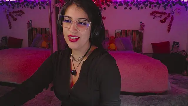 Snapshot of azahar__ziiz chatting on November 10, 2025, 10:26 pm azahar ziiz online show from November 10, 2025, 10:26 pm