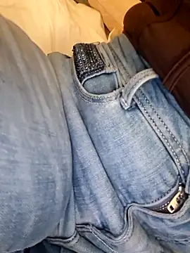 Snapshot of Silvia_Zeno chatting on March 3, 2026, 8:27 pm Silvia Zeno online show from March 3, 2026, 8:27 pm