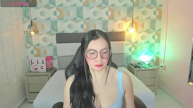 megancero online show from February 21, 2025, 12:38 pm