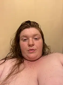 lilmama69900 online show from December 2, 2025, 7:43 am