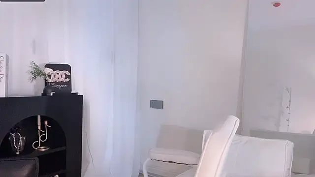 Snapshot of lvy-w chatting on November 13, 2025, 2:26 am lvy-w online show from November 13, 2025, 2:26 am