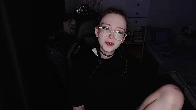 Snapshot of AmeliaKamishiro chatting on November 17, 2025, 1:31 am AmeliaKamishiro online show from November 17, 2025, 1:31 am