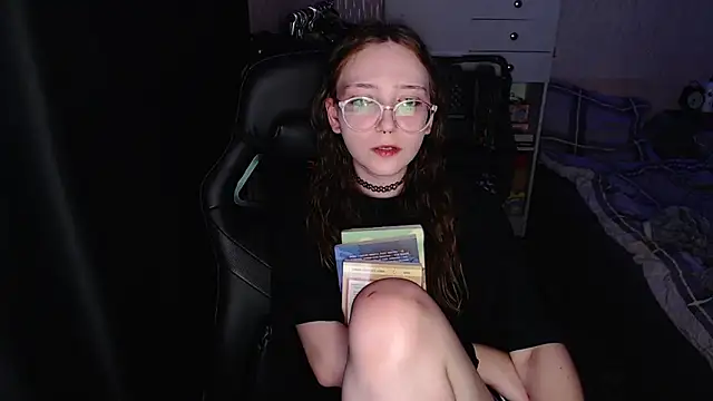 Snapshot of AmeliaKamishiro chatting on November 17, 2025, 2:21 pm AmeliaKamishiro online show from November 17, 2025, 2:21 pm